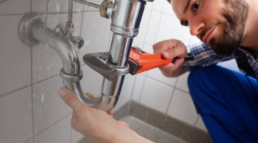 Professional clogged toilet repair services in La Plata, PR